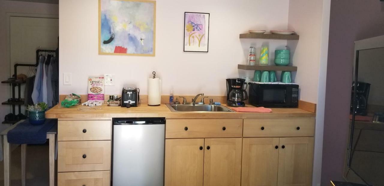 Best Little Guesthouse In Melrose! New Listing! Phoenix Eksteriør bilde